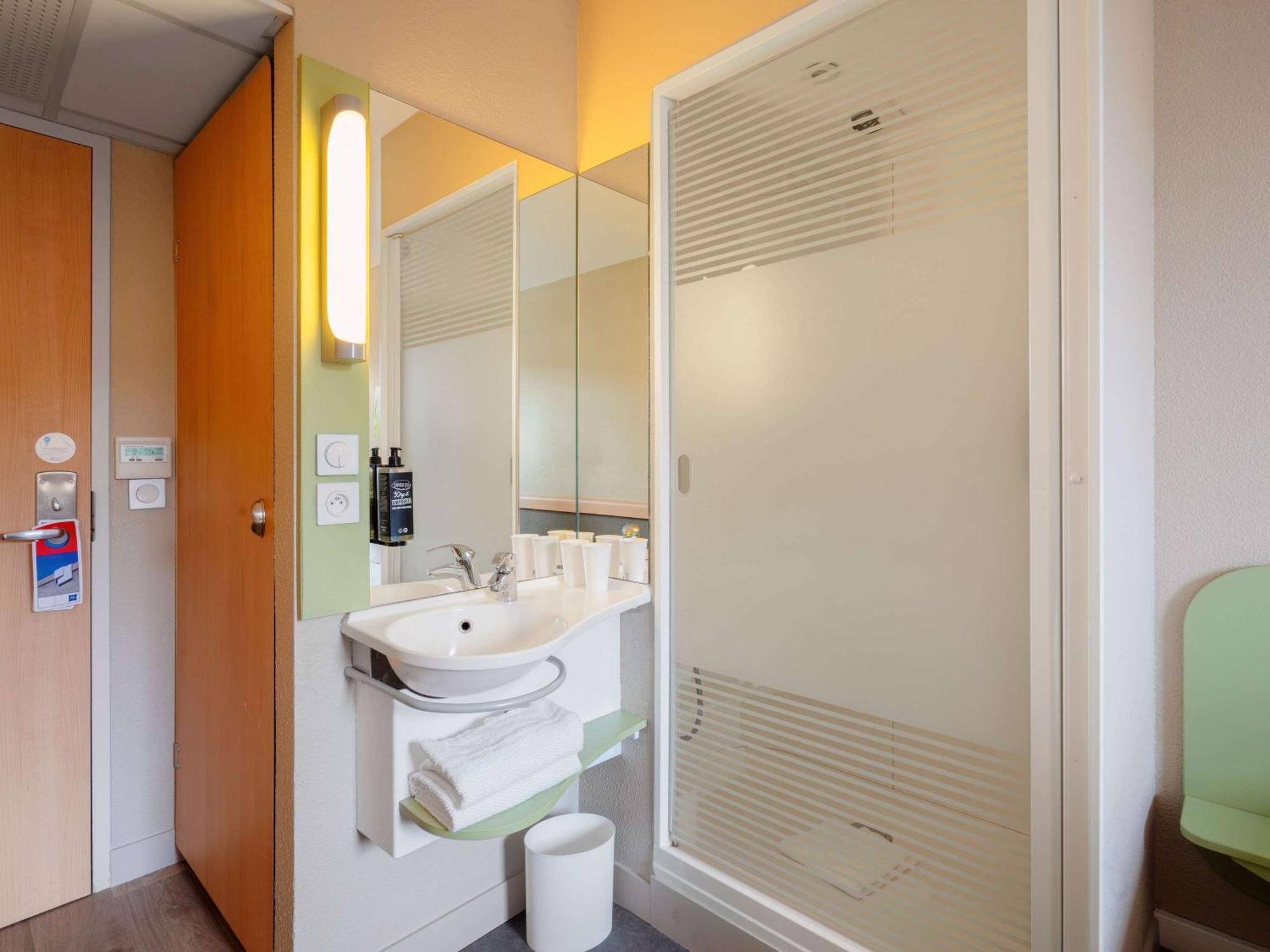 Ibis Budget Manosque Cadarache Eksteriør billede