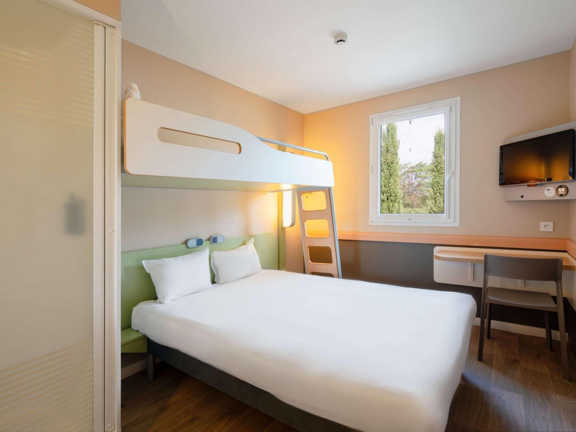 Ibis Budget Manosque Cadarache Eksteriør billede