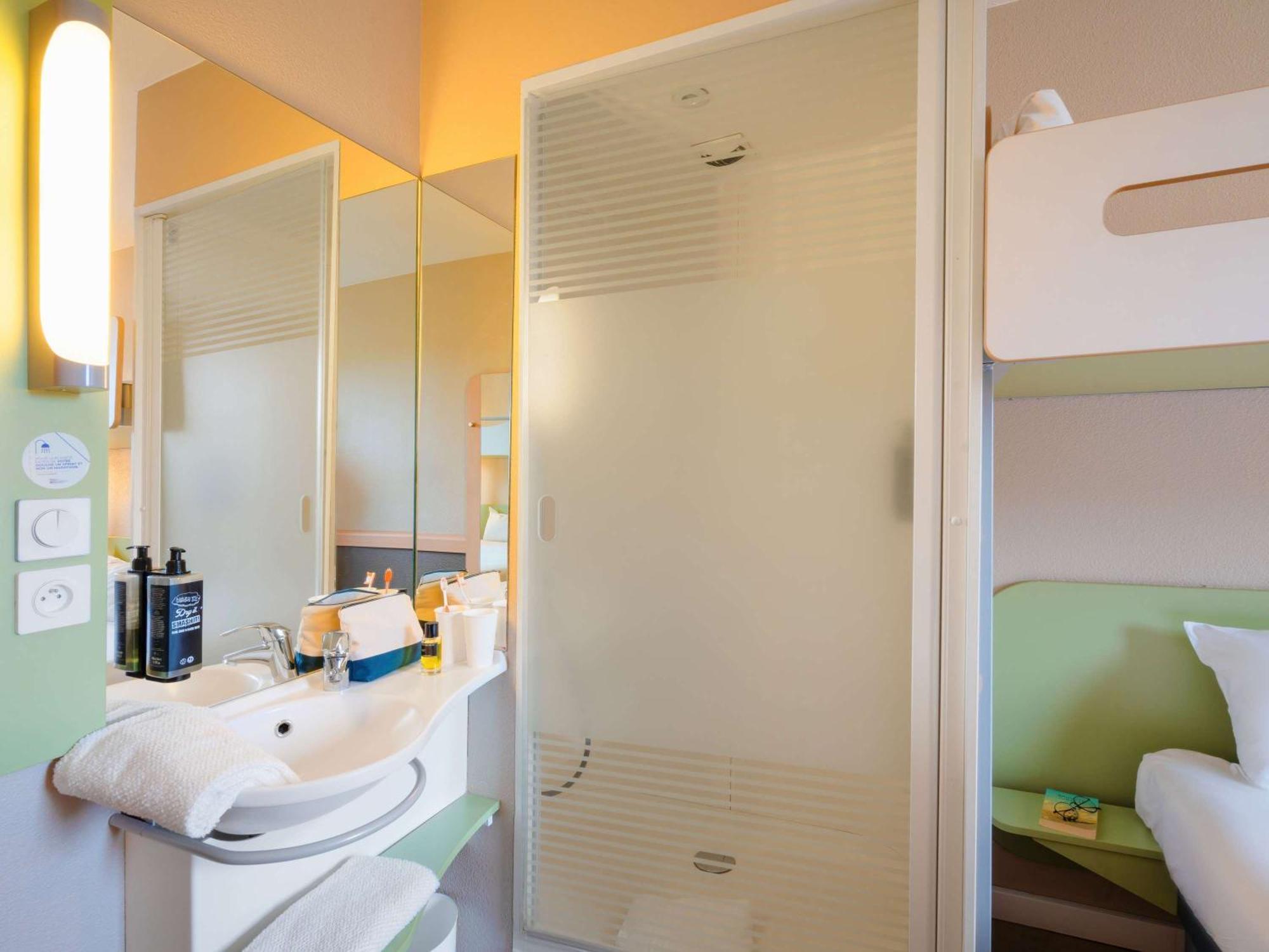 Ibis Budget Manosque Cadarache Eksteriør billede
