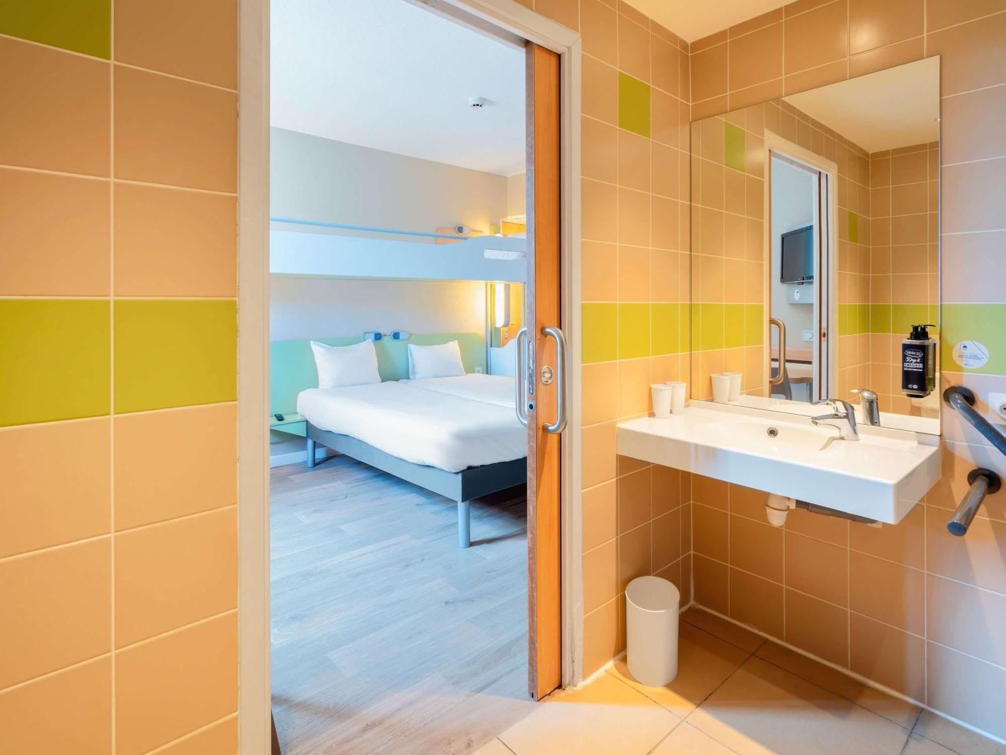 Ibis Budget Manosque Cadarache Eksteriør billede