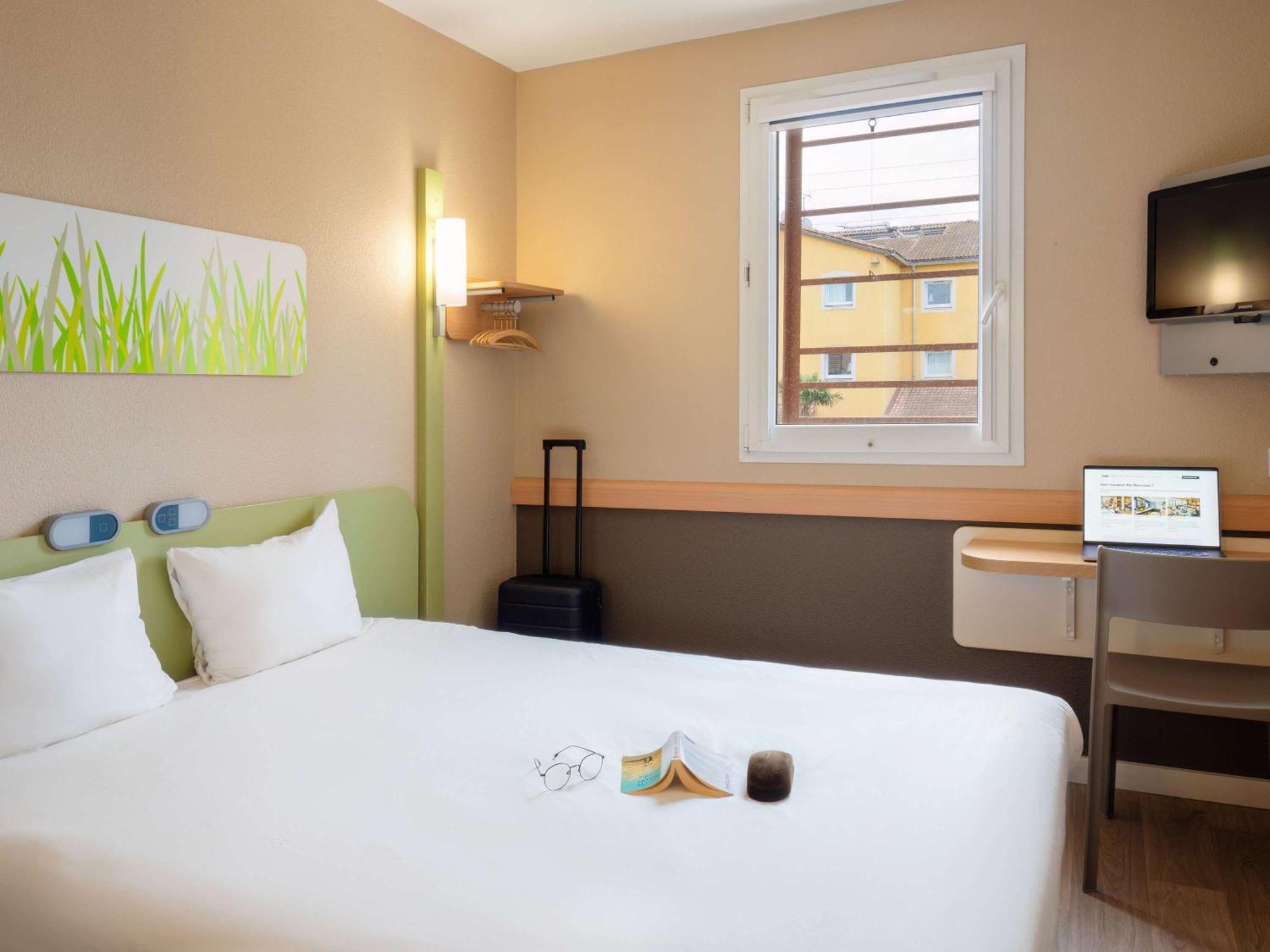 Ibis Budget Manosque Cadarache Eksteriør billede