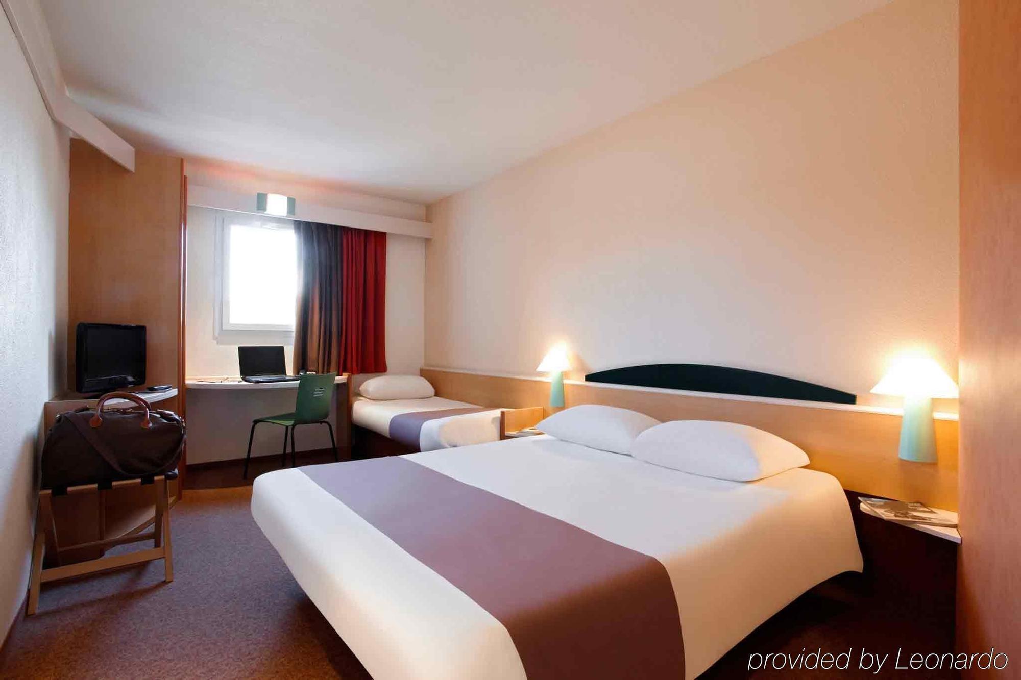 Ibis Budget Manosque Cadarache Eksteriør billede